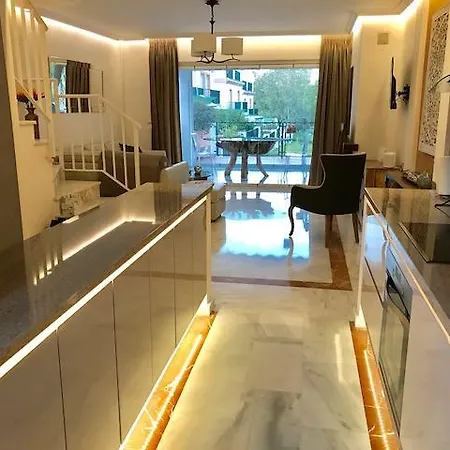 52 Lomas Villa *